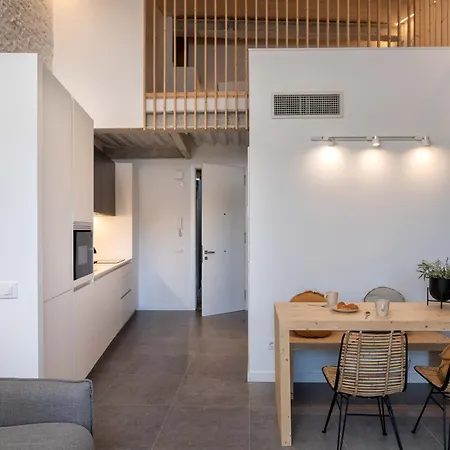 Flateli Barca 11 * Girona