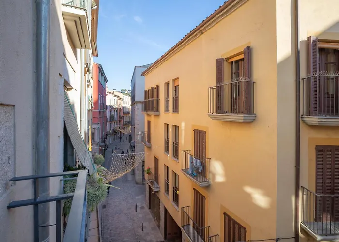 Flateli Barca 11 * Жирона